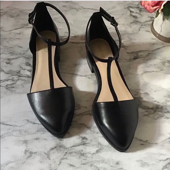 Nine West Shoes - Nine West t-strap black flats Sz 9